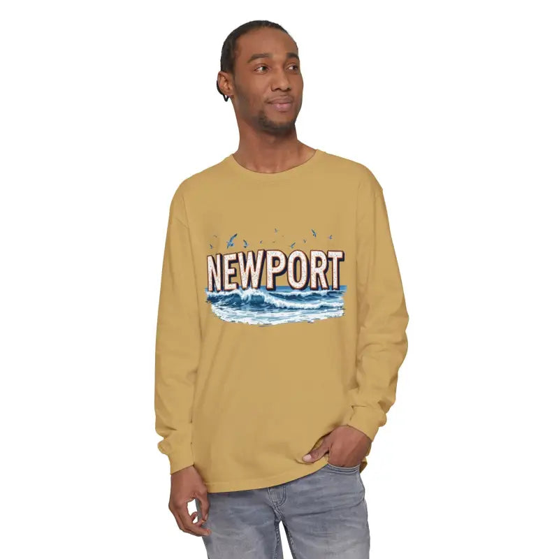 Long-sleeved Newport Beach graphic shirt in relaxed coastal style for casual wear